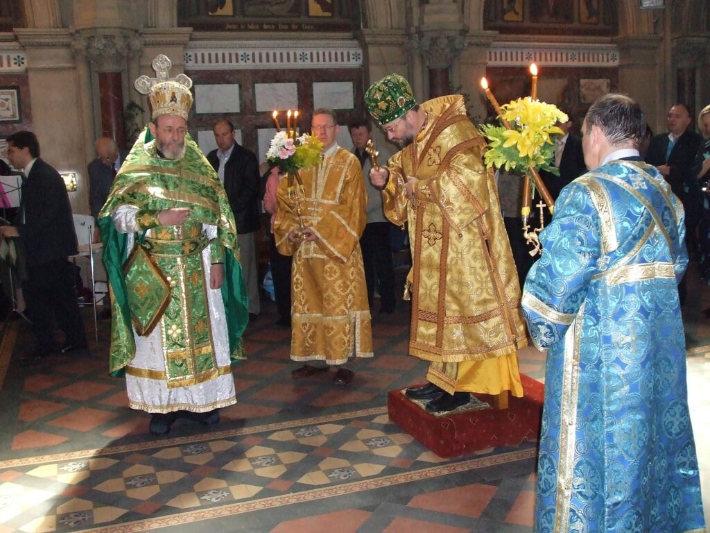 Ілюстрація до статті: Fr.-Serge-Padraig-Purcell-Bishop-Hlib-Lonchyna (1)